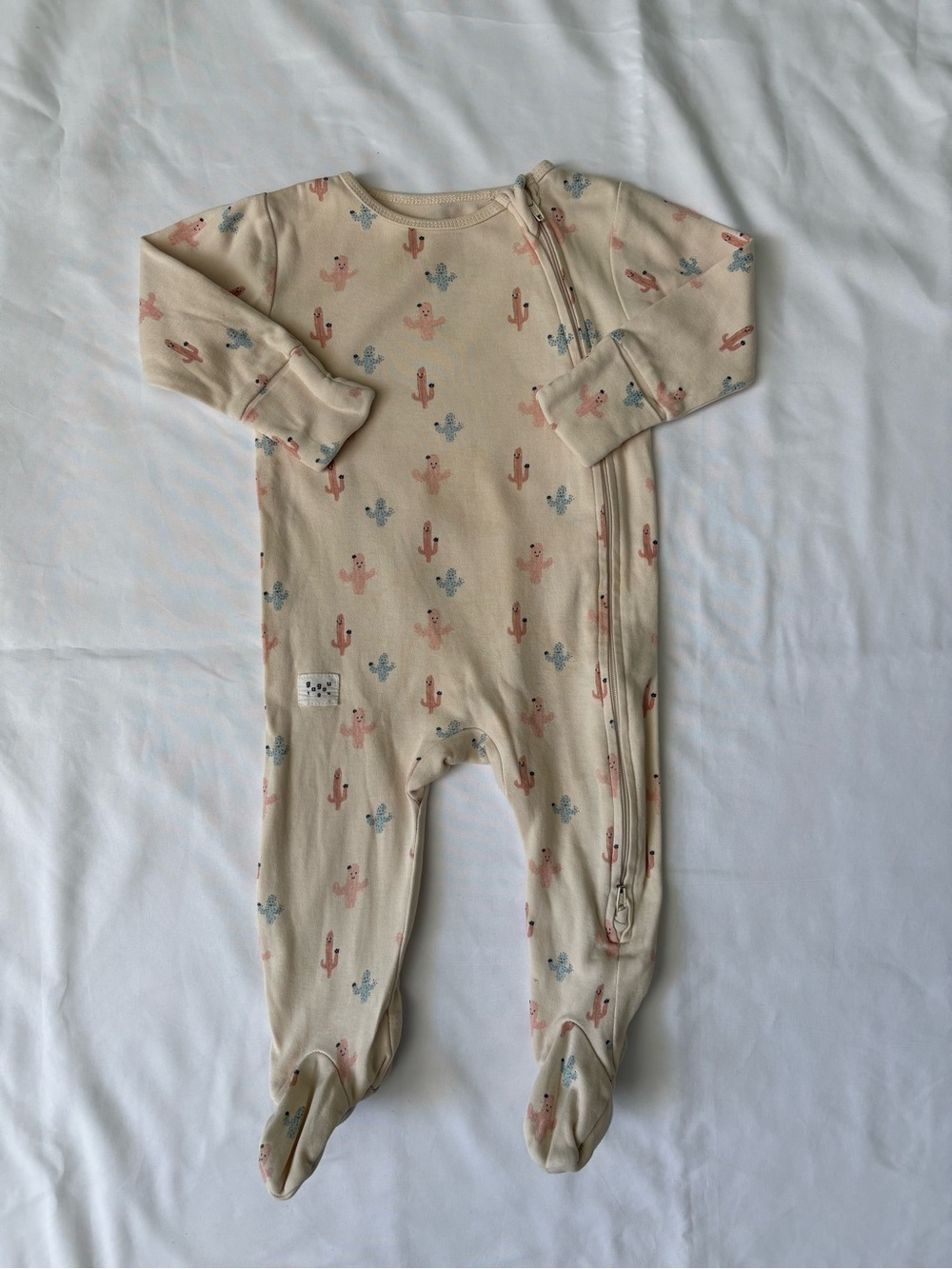 🌸 Baby girl Neutral Cactus Print Footed One-Piece